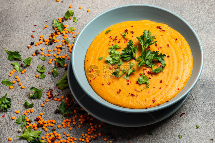 关税风险消退+定价潜力,大摩看好苹果(AAPL.US):iPhone销量预测上调至5400万部