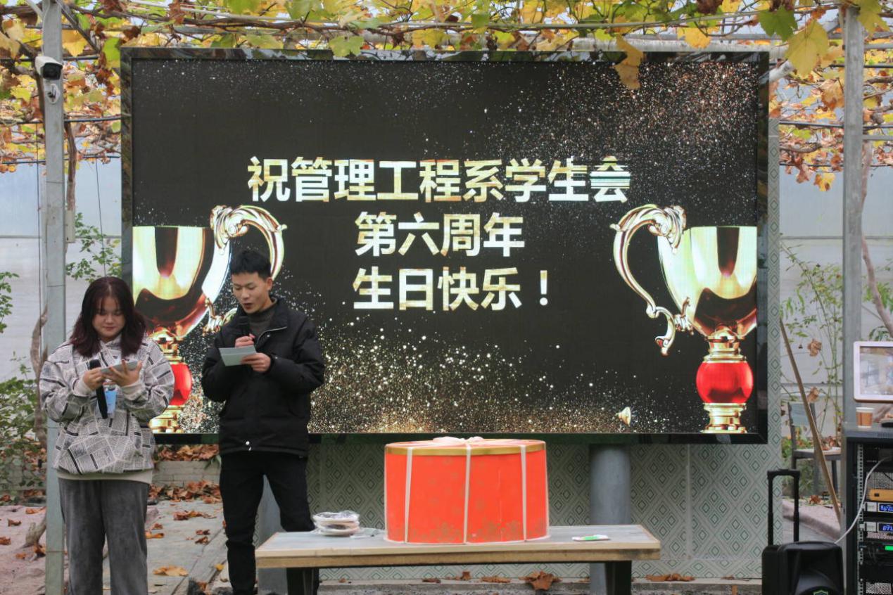 解锁新市场!梅州观赏鱼 “游” 进马来西亚