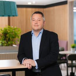 港股收盘(08.07) | 恒指上涨0.69% 脑机接口概念股尾盘大涨 苹果概念股活跃